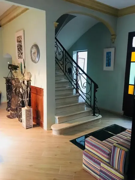 Ground floor and two upper floors building with typical distribution — photo 7