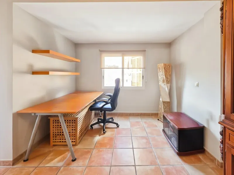 Rent with Option to Buy - Penthouse in Son Espanyolet - Palma Center — photo 5