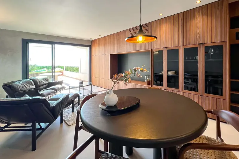 This apartment, completely renovated in 2025, is located in the coveted Silverpoint residential complex in Portals Nous and combines a design — photo 4