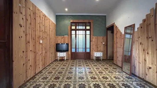 Village house in Binissalem, built surface 260 m², plot surface 106 m², 4 bedrooms, 1 bathroom — photo 1