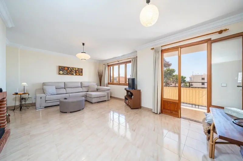 We present this bright third floor without elevator located in one of the most demanded areas of the east coast of Mallorca: Cala Millor. — photo 5