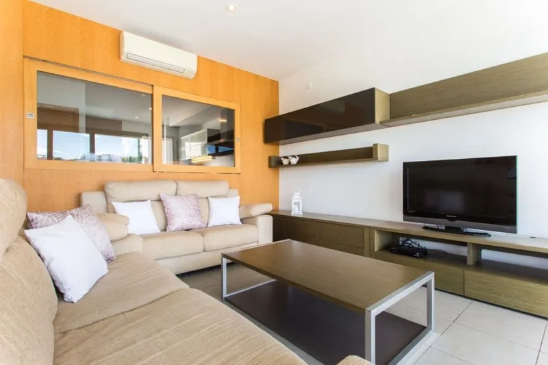 Penthouse for rent in Cala Mandia, Manacor, Mallorca — photo 2
