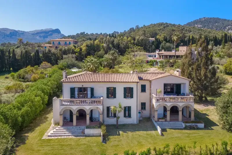 This impressive historic country house for sale in Pollensa has been beautifully renovated and extended to create the perfect private oasis — photo 12