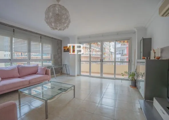 Flat / apartment in Calle de Ramon Muntaner, Bons Aires, Palma de Mallorca — photo 2