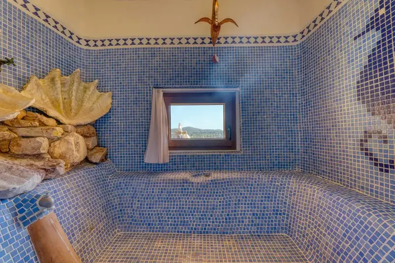 Situada en el pintoresco pueblo de Calvià, esta singular vivienda de estilo rústico se encuentra a un breve paseo del centro del pueblo, don — photo 6
