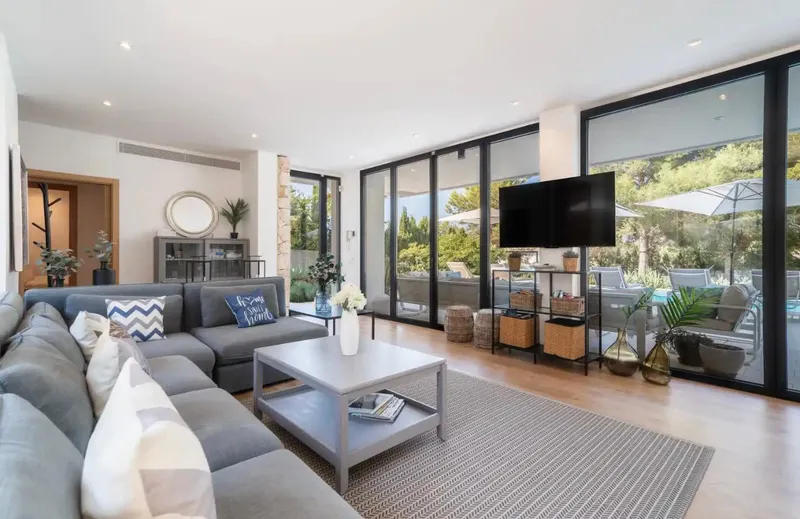 Modern villa with pool and garden in a sought-after location in Nova Santa Ponsa — photo 11