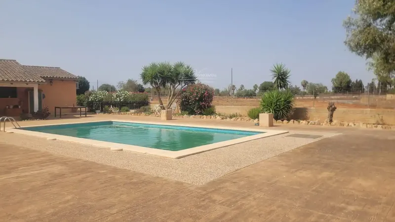 Vivancos Inmobiliaria presents for rent this exclusive chalet with private pool, 12 horse stables and a 7,000 m² estate, ideal — photo 9