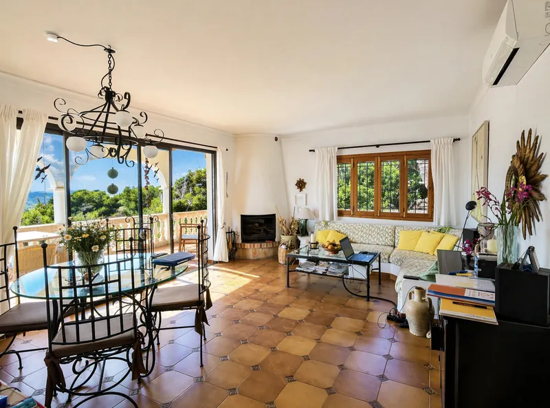 Featured: Chalet with impressive sea views in Cala Romántica — photo 10