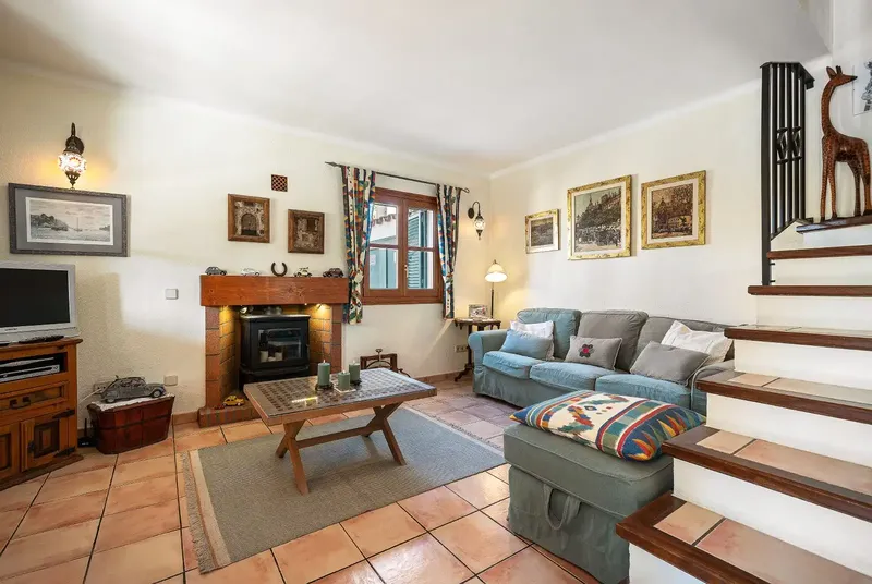 Cozy finca in Port d'Andratx, walking distance to the village, with 197 m2 built area, of which 107 m2 living space and pi — photo 2