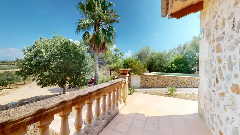 Enjoy a different stay in Mallorca in this cozy duplex located on a private estate of 4,200 m2 in Costitx, in the very center — photo 11