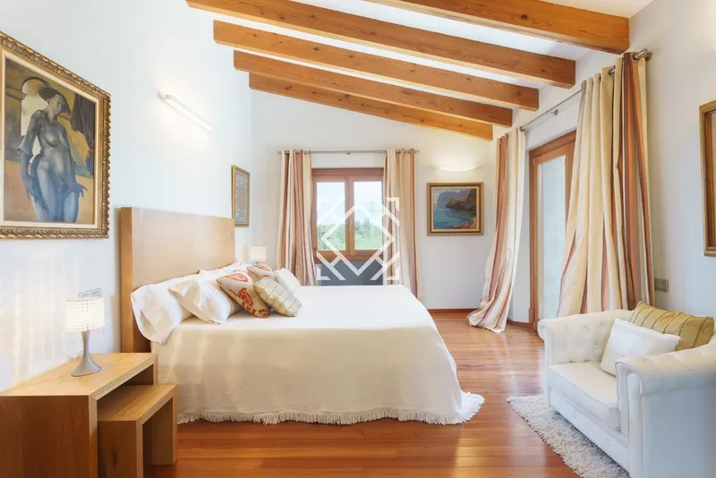 Magnificent villa for sale close to the golf course in Pollensa, north of Mallorca — photo 12