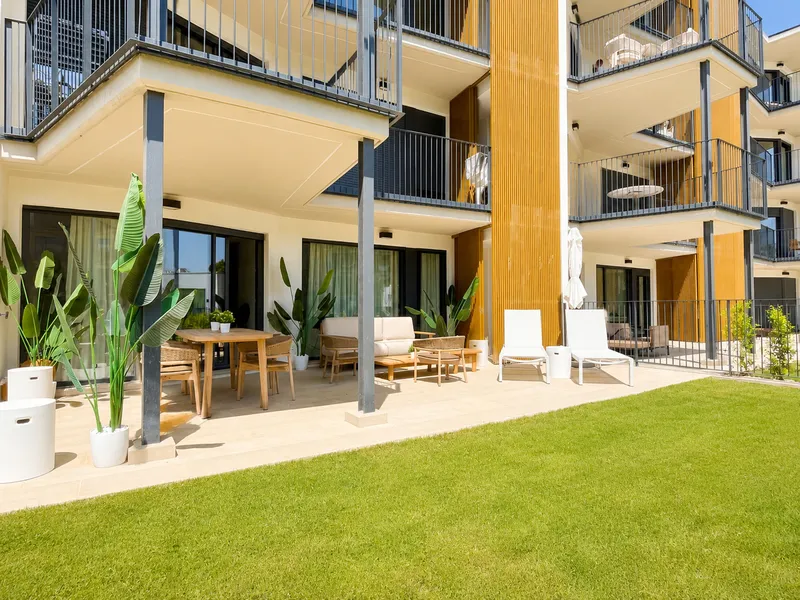 New modern apartment with garden near the beach in Palmanova — photo 4
