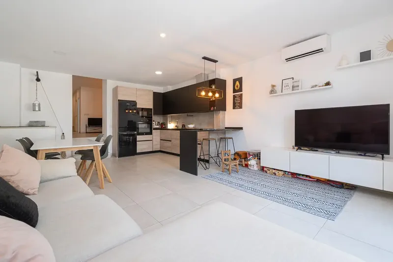 Homes that stand out for their square meters, and others that captivate with the quality of their finishes and the feeling of home they convey from — photo 2