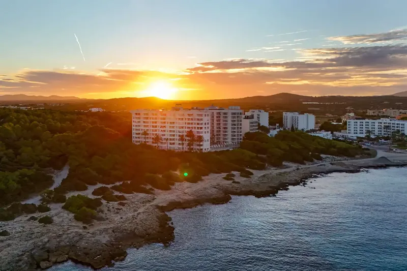 Penthouse with terrace for rent in Cala Millor — photo 3