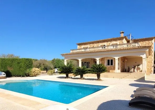Estate in Llucmajor Interior, Llucmajor — photo 1