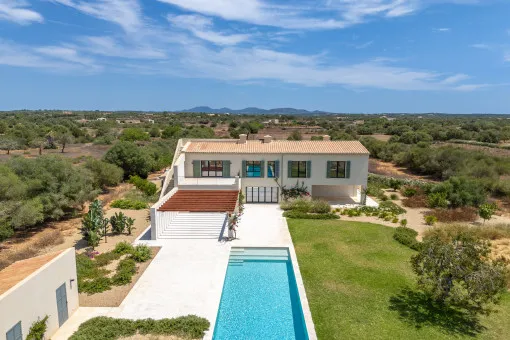 Ses Salines, Exclusive newly built finca in Ses Salines with a pool and magnificent panoramic views all the way to Cabrera — photo 2