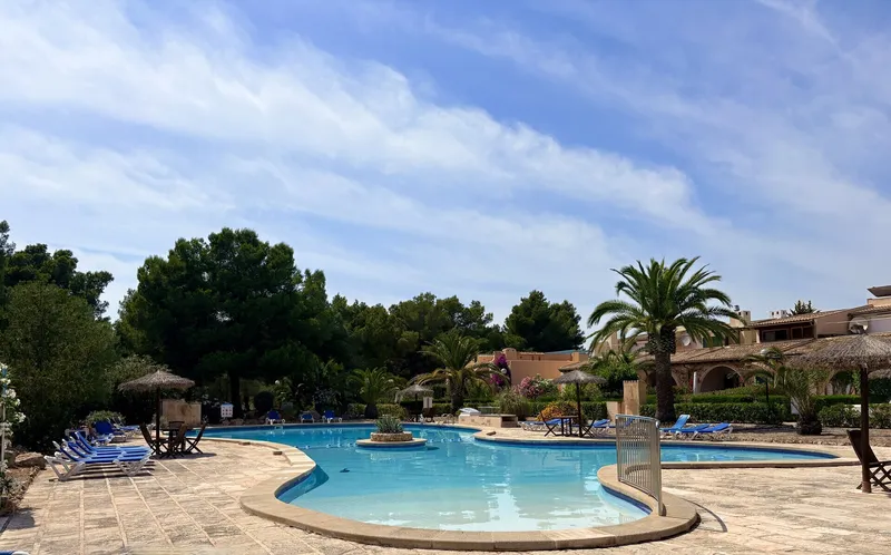 Spacious chalet with 4 bedrooms and communal pool in Sa Ràpita — photo 10