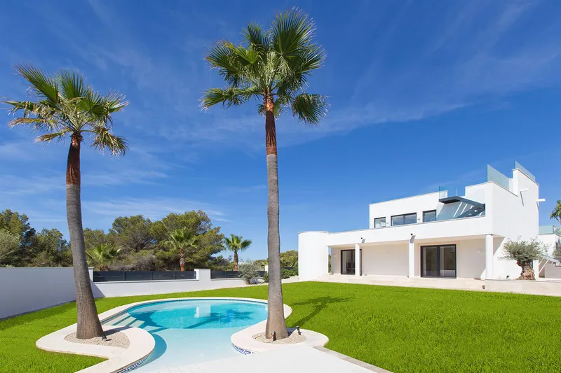 Modern 4-bedroom villa with fantastic views for rent — photo 3