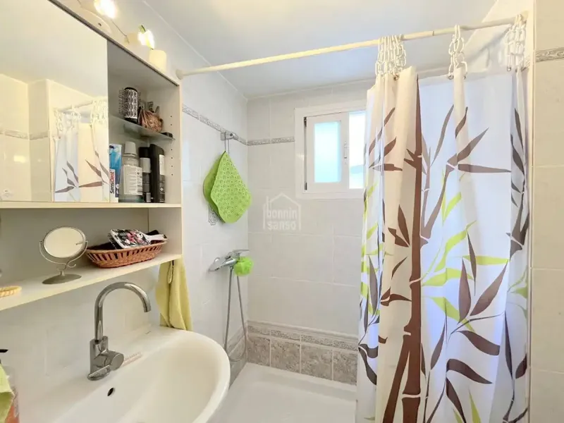 Apartment on the third floor with lateral sea views — photo 11