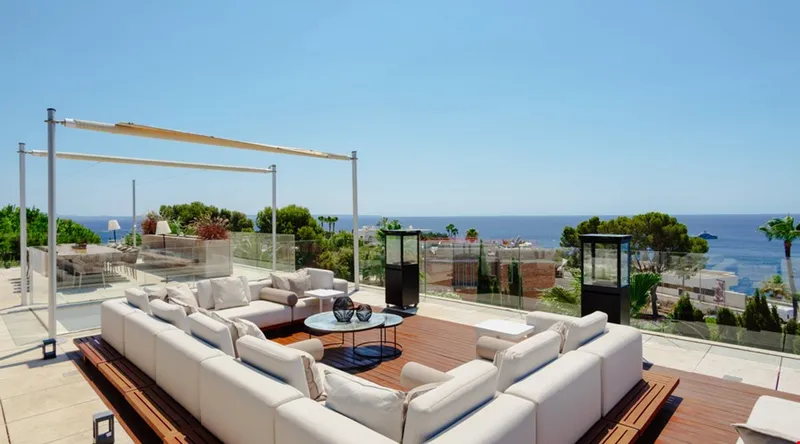 Contemporary five-bedroom villa with rooftop terrace and seaviews in Sol de Mallorca — photo 2