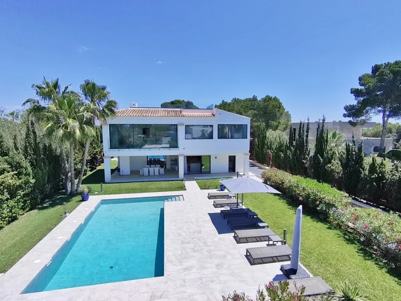Villa with Garden and Pool close to the Sea in Porto Petro — photo 1