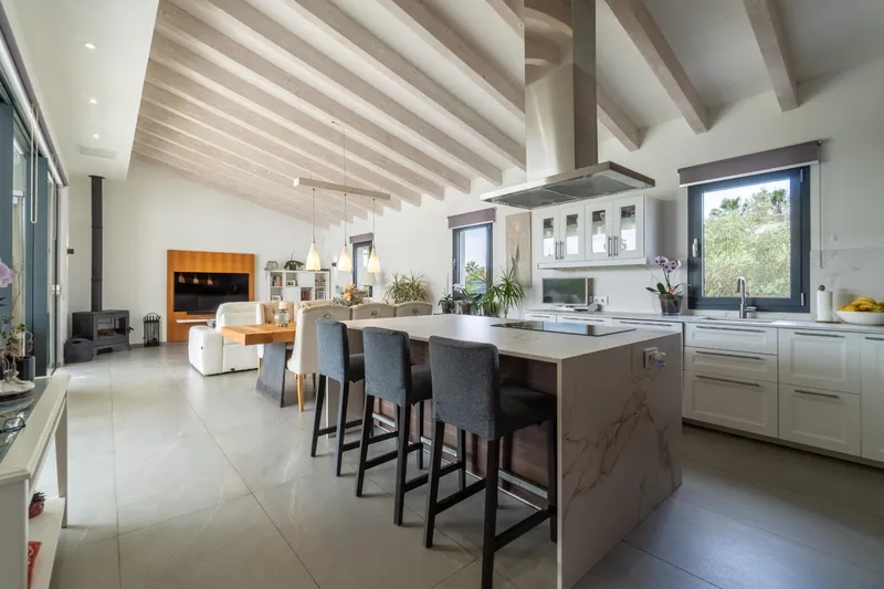 Modern-style villa — photo 8