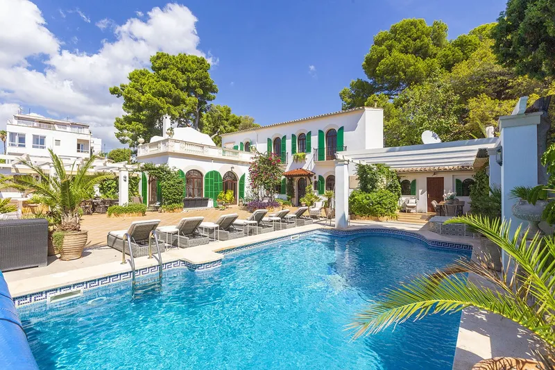 Beautiful villa in a quiet residential area near Palma — photo 1