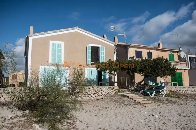 Beachfront house in Cala Bona — photo 3