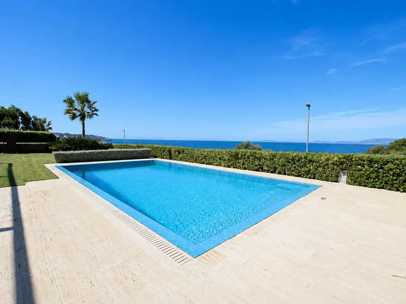 Design villa on the seafront with private pool in Son Verí Nou — photo 3
