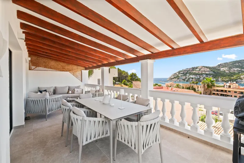 Modern villa with views over the bay of Port d'Andratx — photo 1