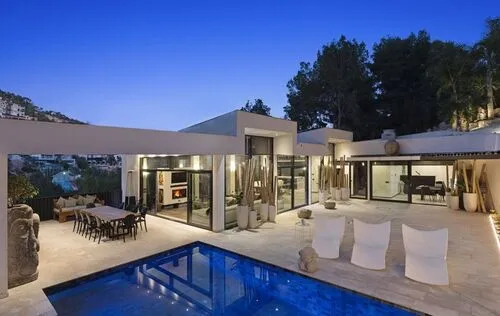 4 Bedrooms in Costa d'en Blanes — photo 2