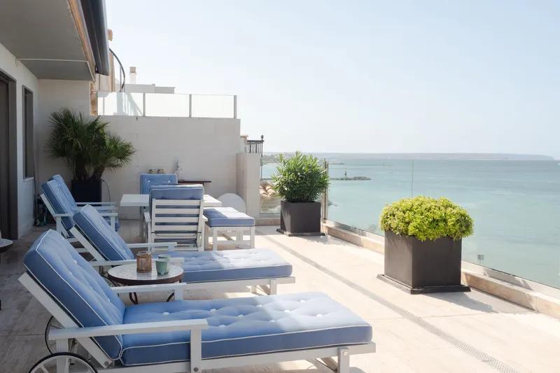 Frontline penthouse with large rooftop terrace in El Molinar, Palma — photo 5