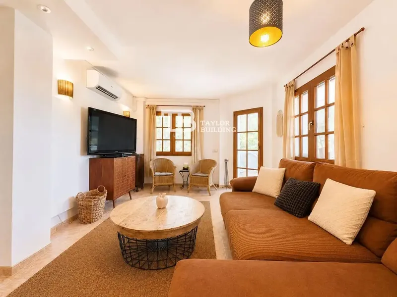 Taylor Building exclusively sells this apartment in Paguera, Calvia. It is a renovated apartment of 83.00 m2 built (75.00 m2 usable) with — photo 2