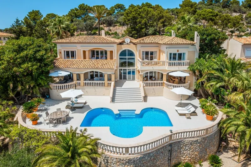 Villa with Panoramic Views and Holiday Rental Licence in a Prime Location of Puerto de Andratx — photo 2