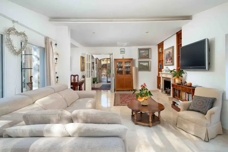 This magnificent 5-bedroom, 3-bathroom finca for sale in the Puigpunyent area near its charming village. With about 300 m2 this propi — photo 12