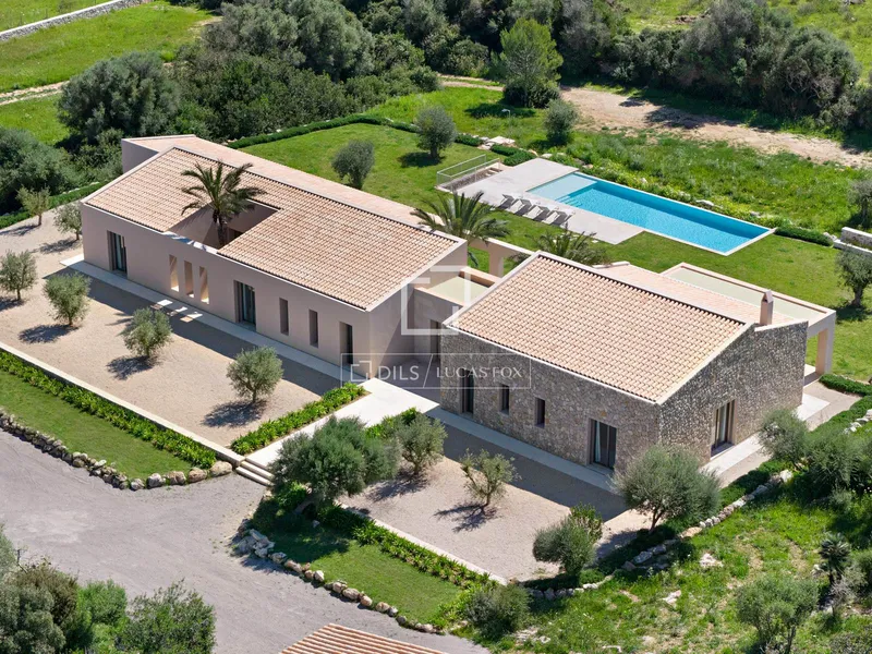 Country house of 460m² with 55m² terrace for sale in Capdepera — photo 1