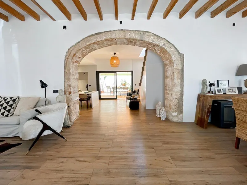 Detached House in the Heart of Santa Maria: A Unique and Unrepeatable Opportunity — photo 2