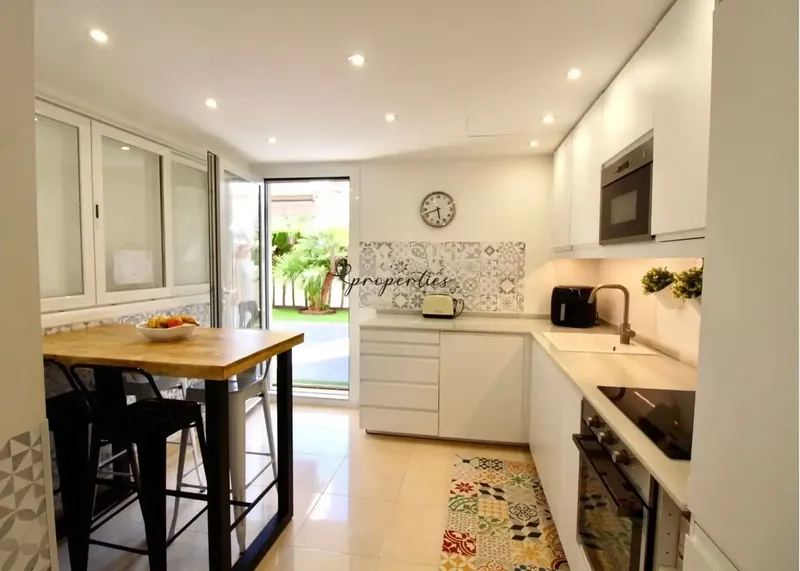 PLANTA BAJA CON TERRAZA Y JARDIN EN RESIDENCIAL CON PISCINAS — photo 12