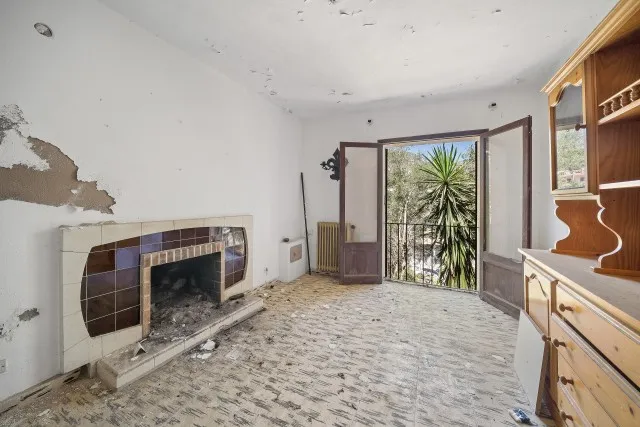 Villa renovation project in prime location for sale in Cala San Vicente, North Mallorca — photo 4