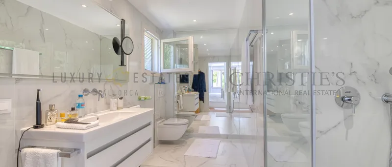 Modern villa in Santa Ponsa in walking distance to the beach village center — photo 9