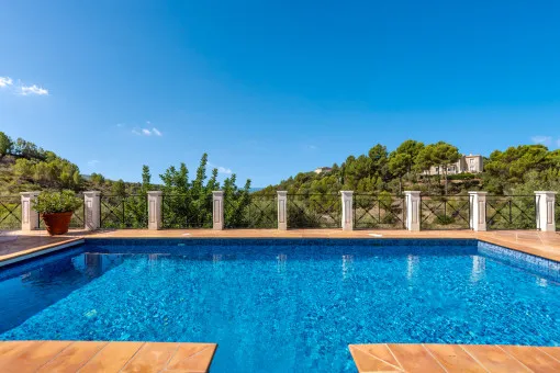 Calvia, Exclusive villa near Calvià / Son Font - elegance, privacy and sea views. Available from [redacted] — photo 2