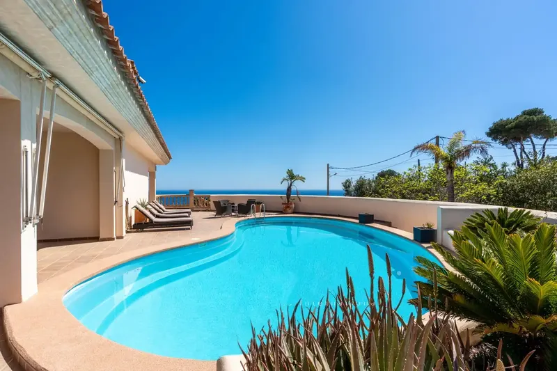 Sea views, nature and privacy: all combined in an exceptional villa in Canyamel. — photo 3
