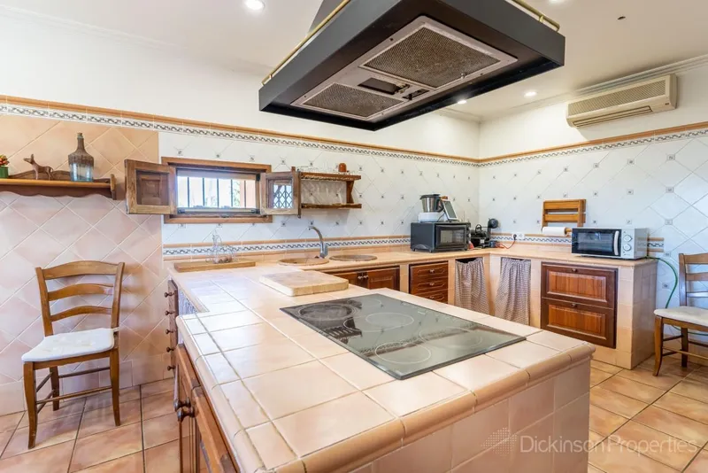 Historic finca with Mallorcan charm, extensive land and great potential — photo 12