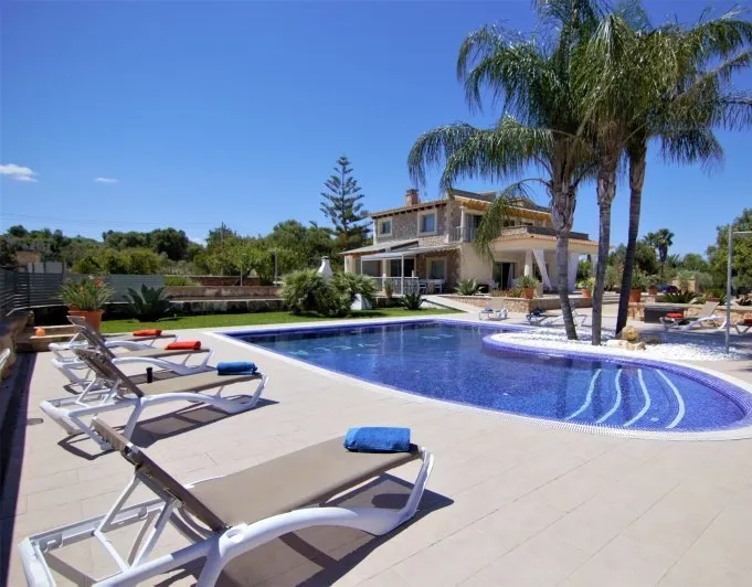 Luxury villa in Santa Margalida — photo 1
