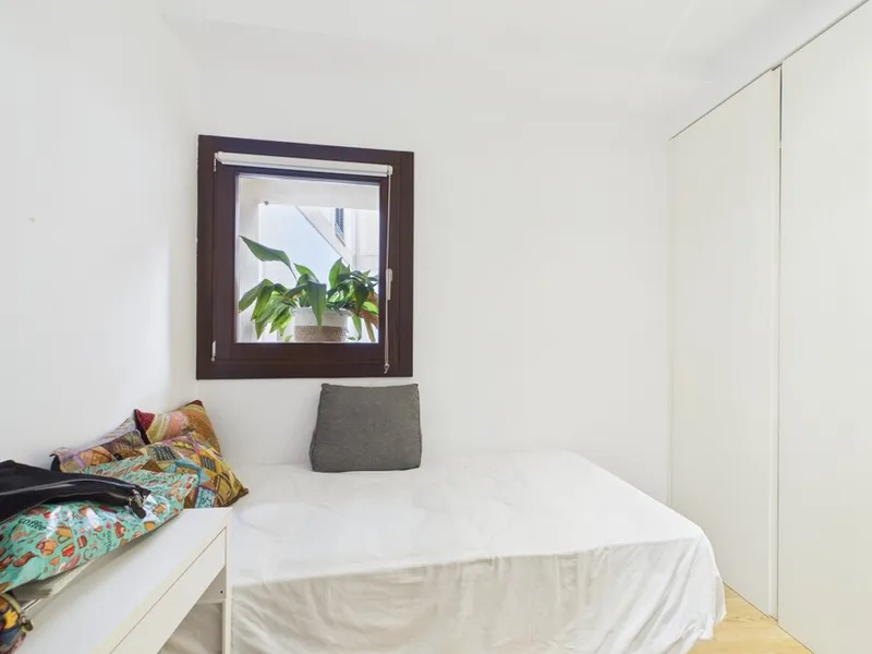 Modern and Unique Three-Bedroom Apartment in a Refurbished Palace near Born and Jaime III — photo 12