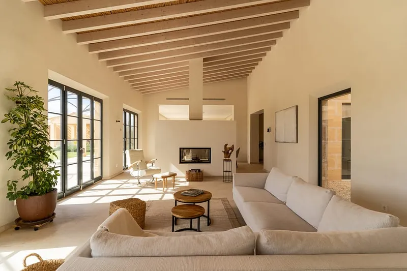 Stunning Mallorcan Finca with Pool House and Breathtaking Views in Campos — photo 8