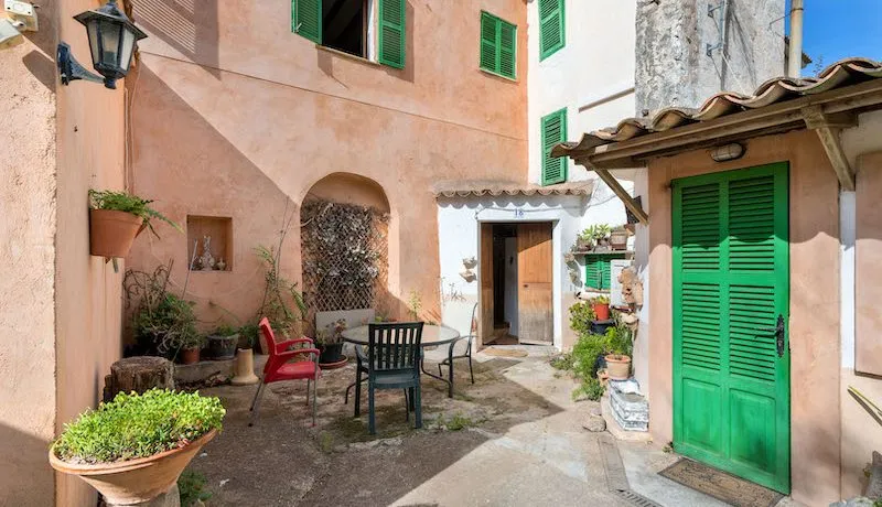 Rustic house in quiet and sunny area of Sóller with land — photo 1