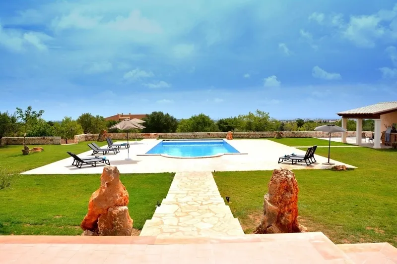 Luxury country home with sea view in Portocolom — photo 3
