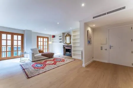Flat - Palma de Mallorca (Cort), Built Surface 156m2, 3 Bedrooms, 2 Bathrooms, 800 Distance to the Sea, Lift. — photo 2