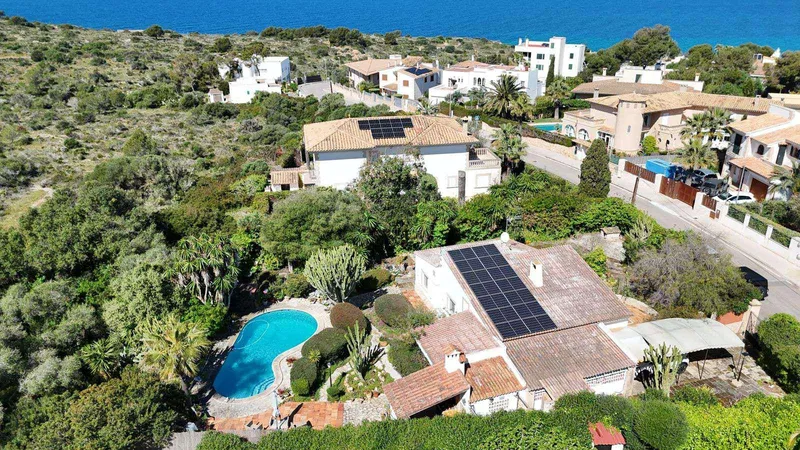 Mediterranean detached house with pool, Cala Blava — photo 1